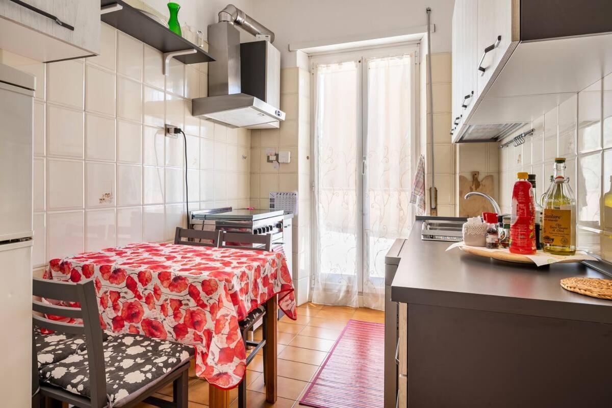 44Oz Apartment With Terrace In Monteverde רומא מראה חיצוני תמונה